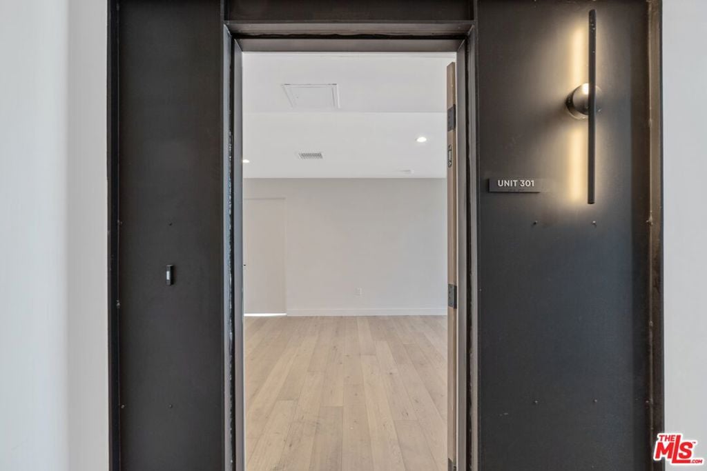 4506 Dockweiler Street 301, Los Angeles CA 90019