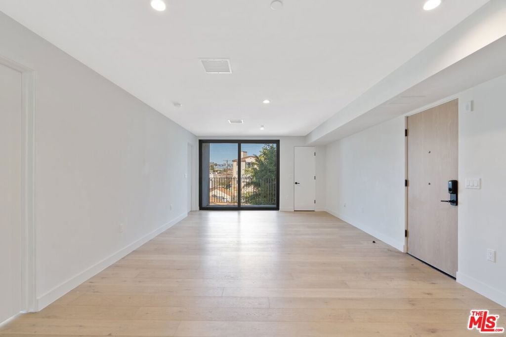 4506 Dockweiler Street 301