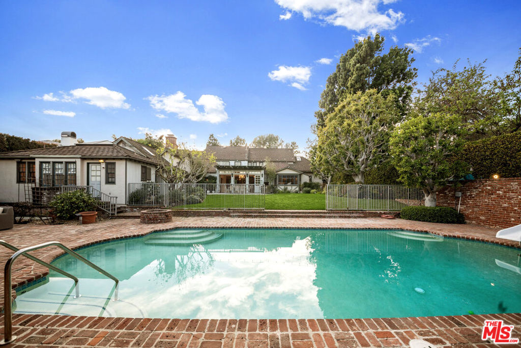708 N Sierra Drive