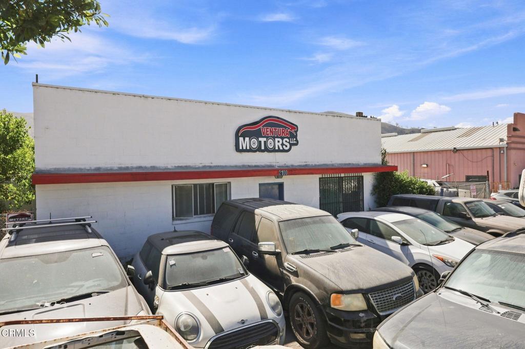 2100 N Ventura Avenue
