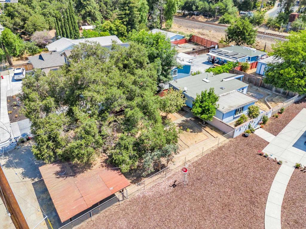 CANYON HEIGHTS - Residential