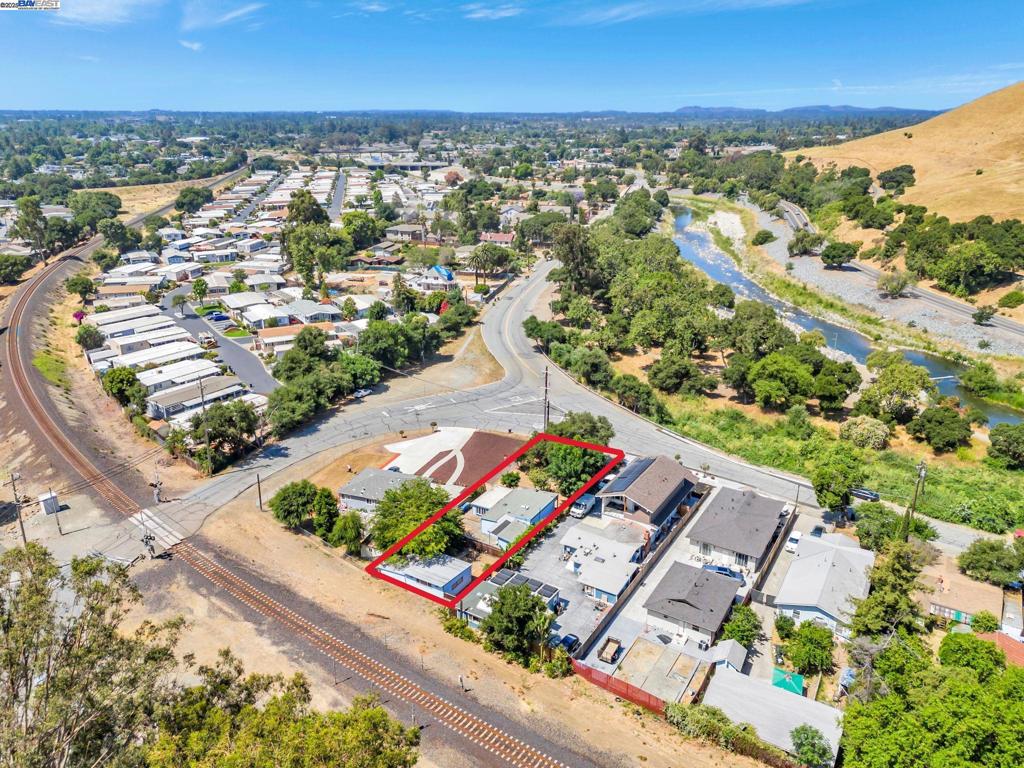 CANYON HEIGHTS - Residential