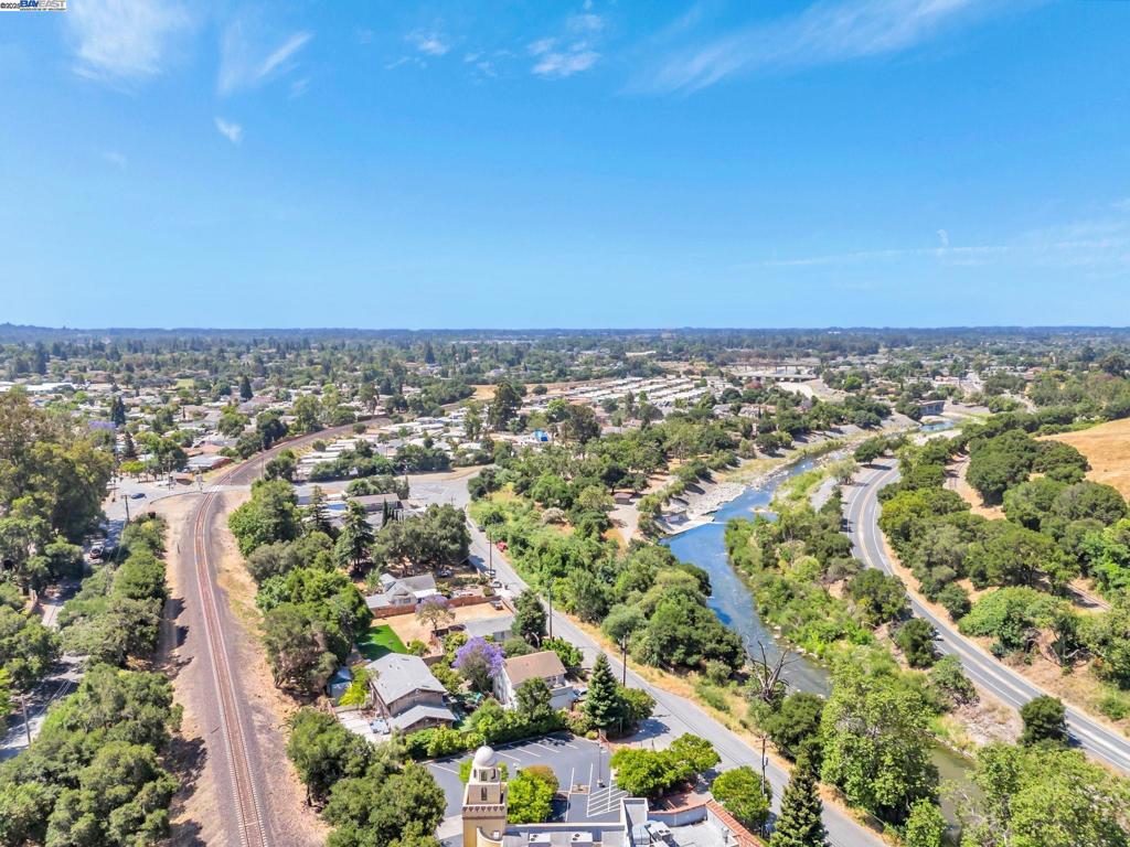 CANYON HEIGHTS - Residential