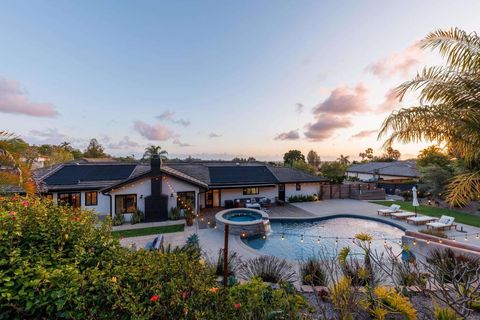 1637 Kings Way Vista CA 92084