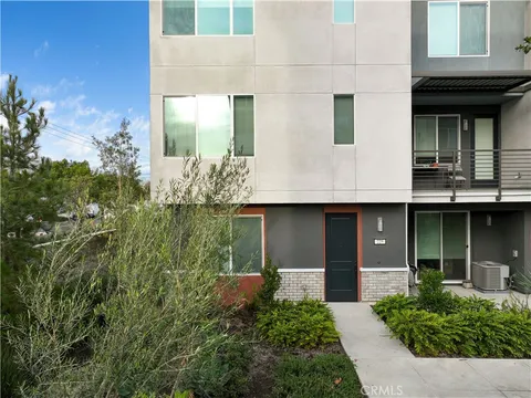 MLS: OC26085668
