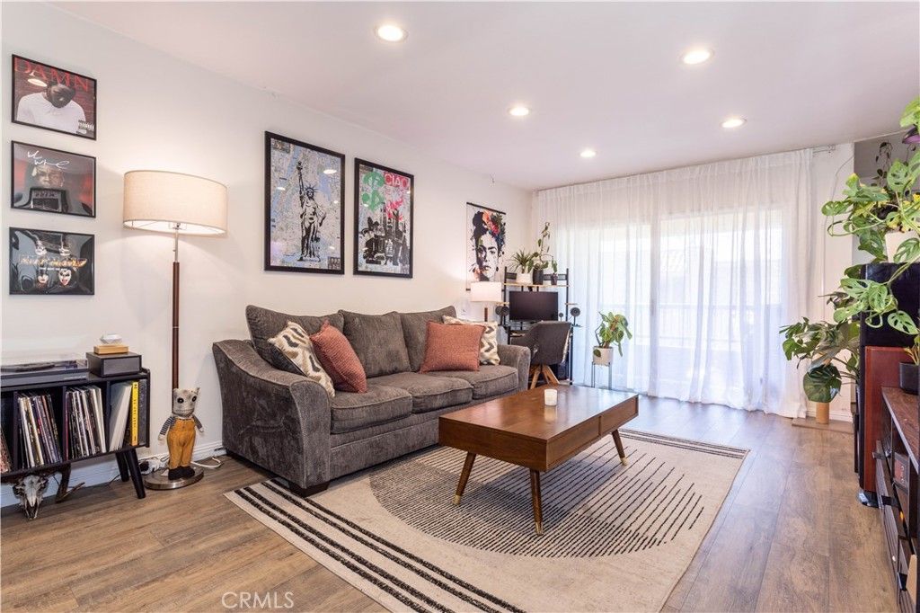 Photo of 18307 Burbank, Tarzana, CA 91356 (MLS # SR25256075)