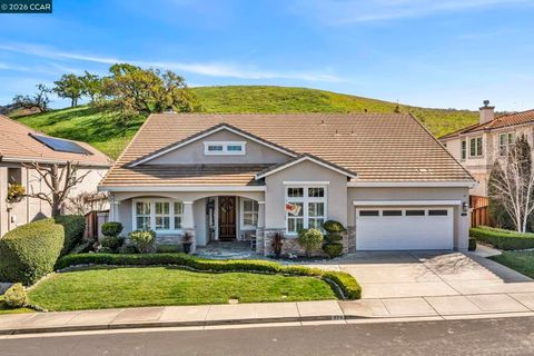 Tiny photo for 974 974 Rosehedge Ct Ct, Concord, CA 94521 (MLS # 41126355)