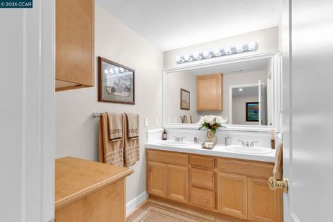 Tiny photo for 974 974 Rosehedge Ct Ct, Concord, CA 94521 (MLS # 41126355)