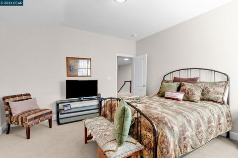 Tiny photo for 974 974 Rosehedge Ct Ct, Concord, CA 94521 (MLS # 41126355)