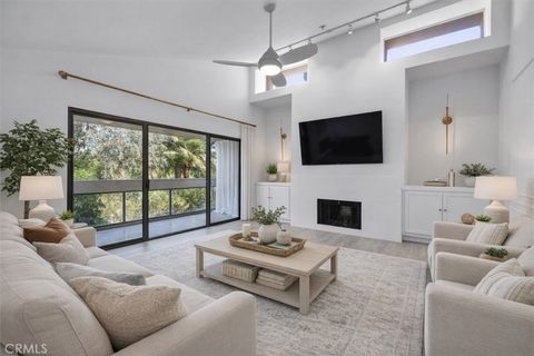 Photo of 874 N Village Square Sq N, Palm Springs, CA 92262 (MLS # IG26003100)