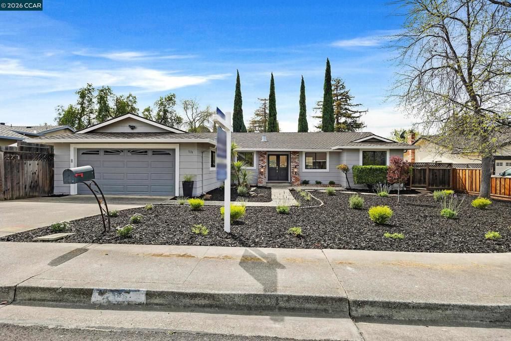 Photo of 5174 Jomar Dr Dr, Concord, CA 94521 (MLS # 41127421)