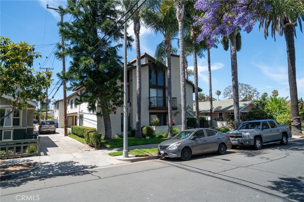 729 Freeman Avenue