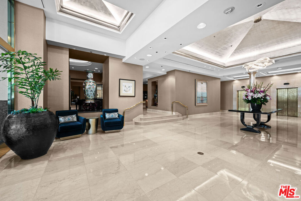 10724 Wilshire Boulevard 703