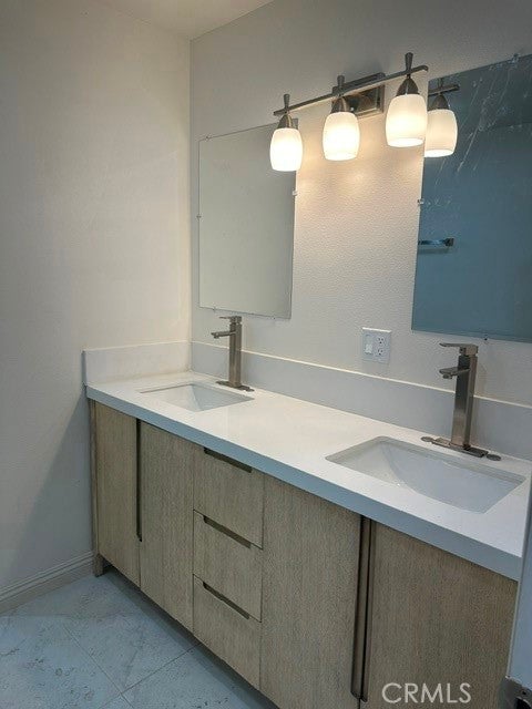 8509 Beverly Boulevard 24