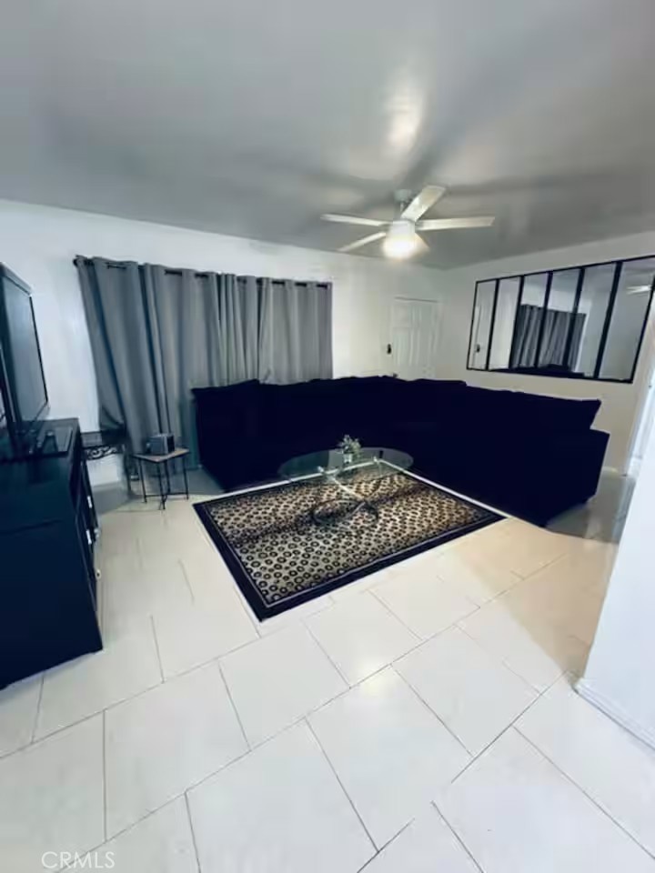 Enjoy comfortable living in this fully furnished and beautifully updated 2-bedroom, 1-bath home in a quiet Downey neighborhood. Located in a well-maintained duplex, only the second unit is currently available—perfect for individuals, couples, or small families.
Recently remodeled, the unit features tile flooring throughout and a functional, modern kitchen. It’s a clean, move-in-ready space that blends comfort and convenience.
Both bedrooms are furnished with queen-sized beds and high-quality all-cotton linens. A TV is located in the living room, and the linen closet is stocked with extra bedding, blankets, and towels. The bathroom includes a tub-shower combo.
The kitchen is fully equipped with a refrigerator, stove, microwave, and coffee maker. Additional amenities include high-speed internet, wall-mounted air conditioning, and an in-unit washer and dryer.
While garage access isn’t available, there is plenty of street parking. No pets or smoking allowed.