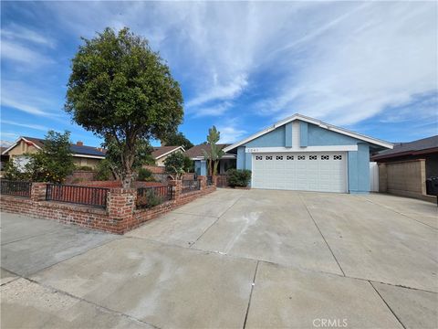 Photo of 2041 S Oakland Avenue, Ontario, CA 91762 (MLS # AR26042899)