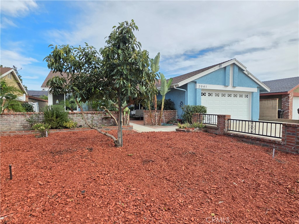 2041 S Oakland Avenue