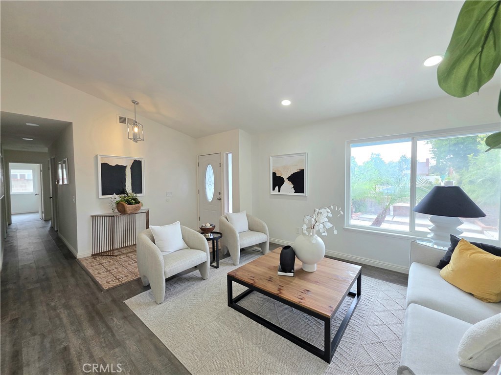 2041 S Oakland Avenue