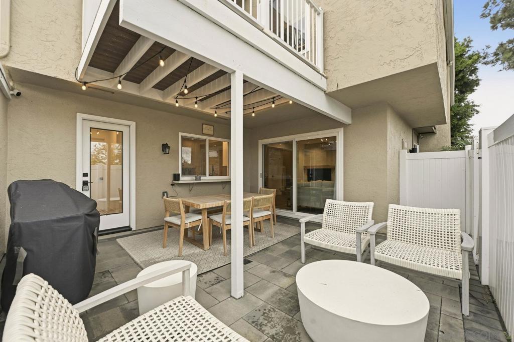 1422 Caminito Septimo