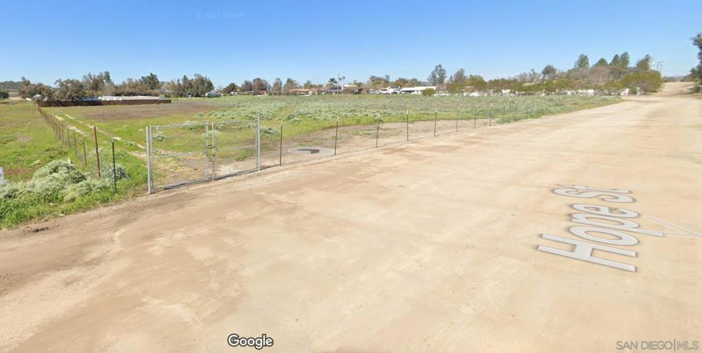 Over an acre of flat land in a great location. Visible to Highway 67 and close to downtown Ramona. This property is less than .3 miles to the nearest restaurant and plaza. Water and Electrical located nearby, buyers are encouraged to city to verify. Septic would require engineering