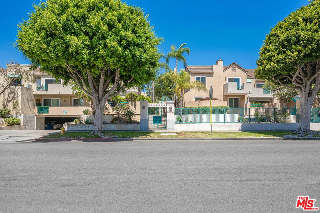 417 E Tamarack Avenue 48
