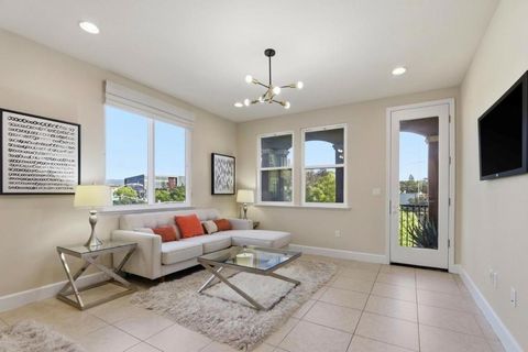 Photo of 272 Currlin Circle, Milpitas, CA 95035 (MLS # ML82041866)