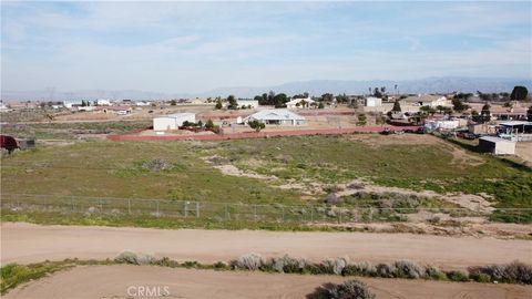 Photo of 6589 Fremontia Rd, Oak Hills, CA 92344 (MLS # IG26048643)