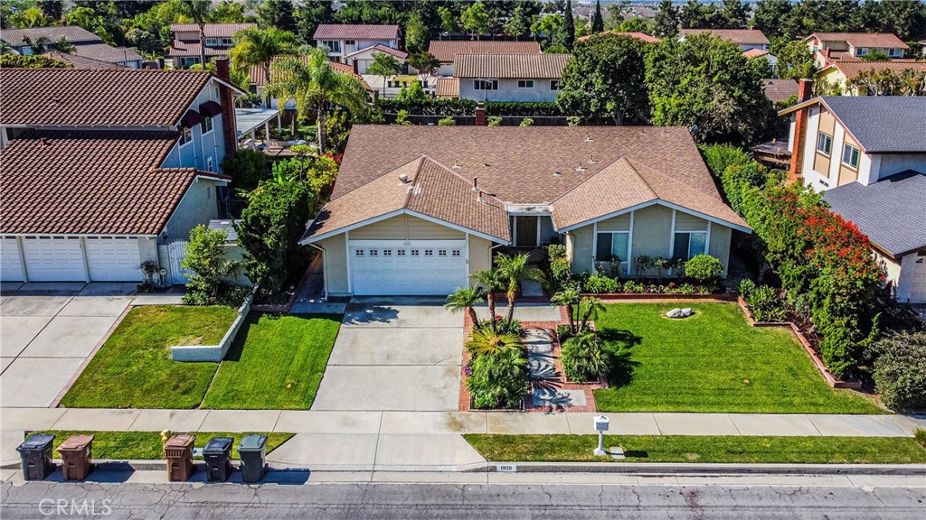 1920 Mariposa Lane