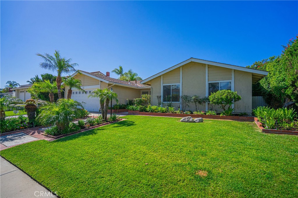 1920 Mariposa Lane