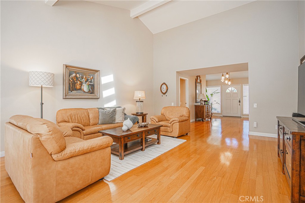1920 Mariposa Lane