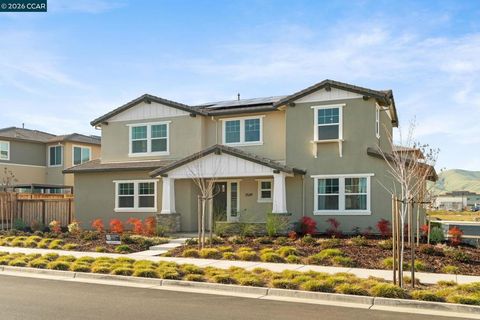 2529 Lake Club Dr Fairfield CA 94533