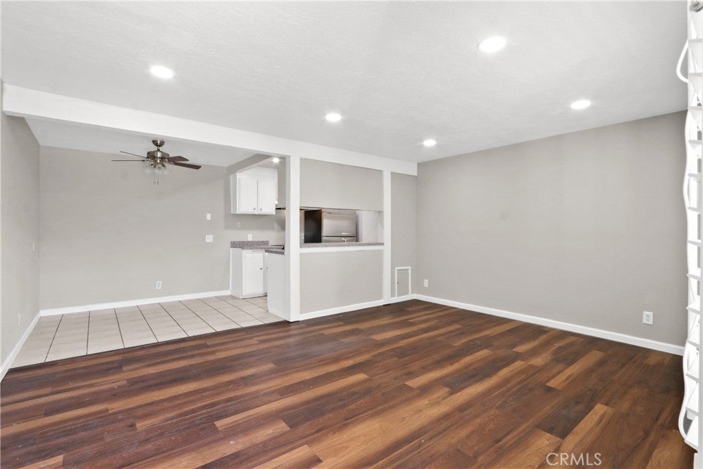 1735 E Washington G14