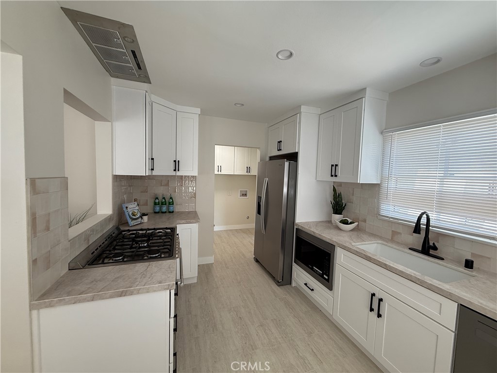 6038 Loomis