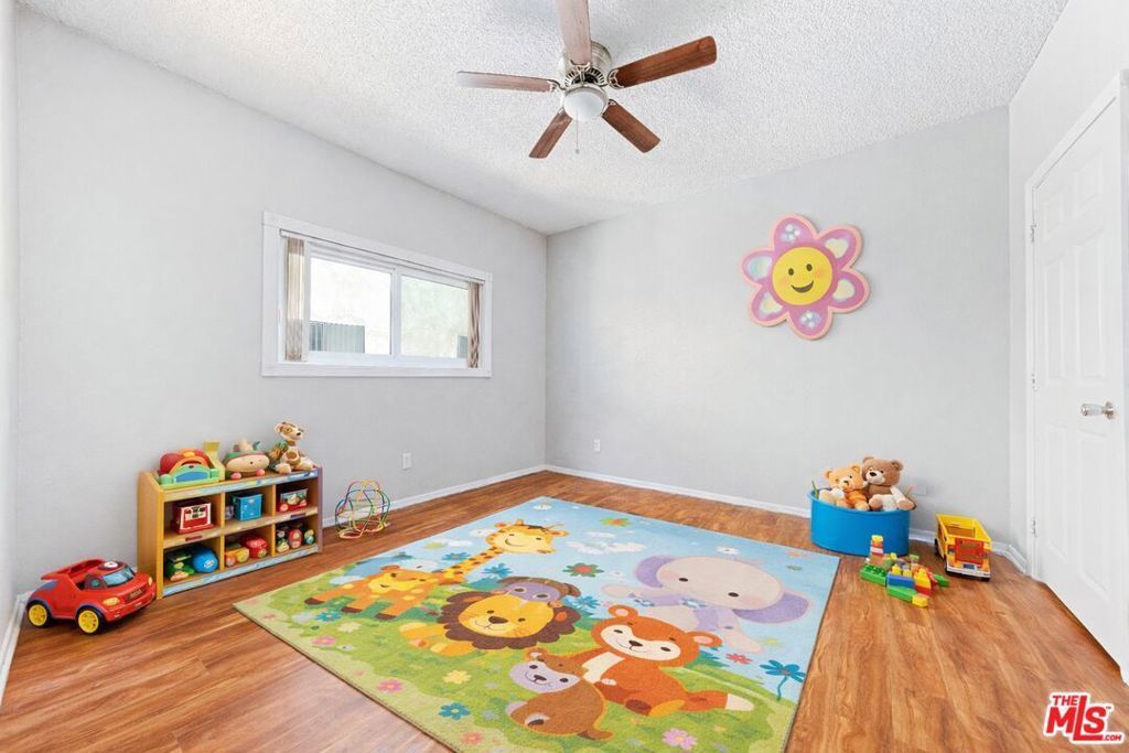 Photo of 14937 Dickens Street #109, Sherman Oaks, CA 91403 (MLS # 26641001)