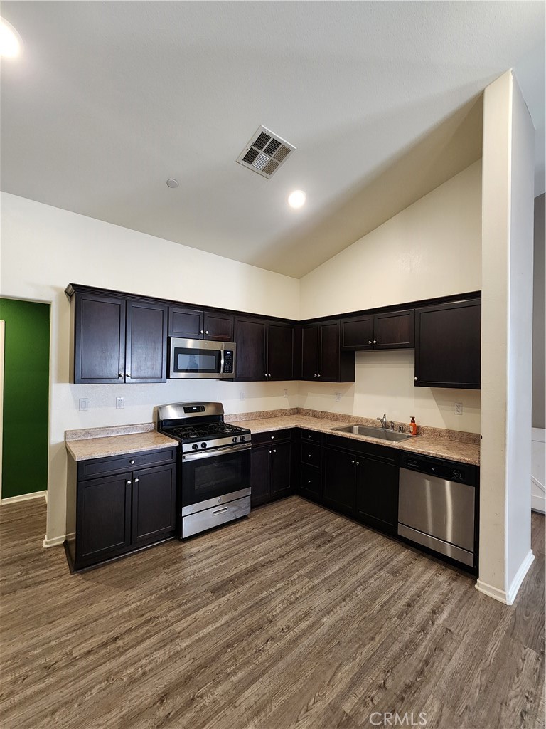 1223 Pardee