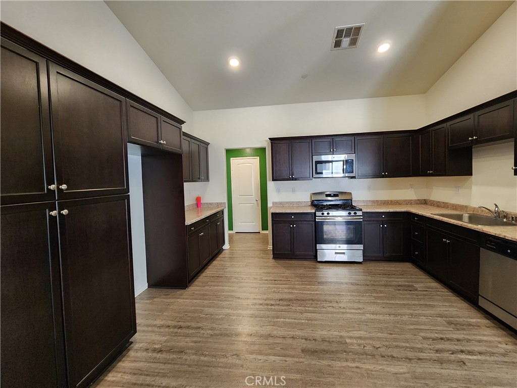 1223 Pardee
