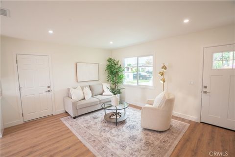 6022 Camerino Lakewood CA 90713