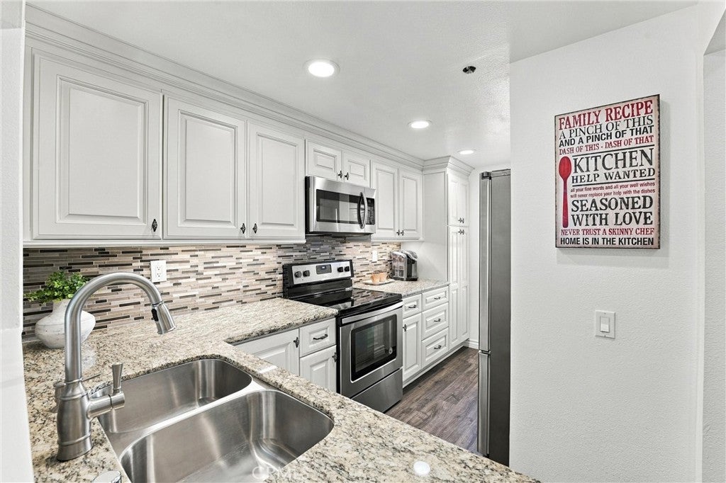 25 Bentwood Lane, Aliso Viejo CA 92656 - Photo 7
