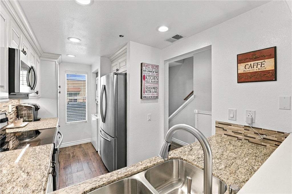 25 Bentwood Lane, Aliso Viejo CA 92656 - Photo 9