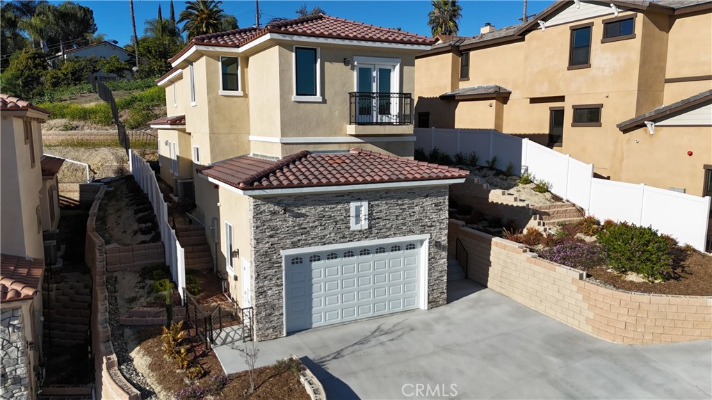 677 Castlehill Drive