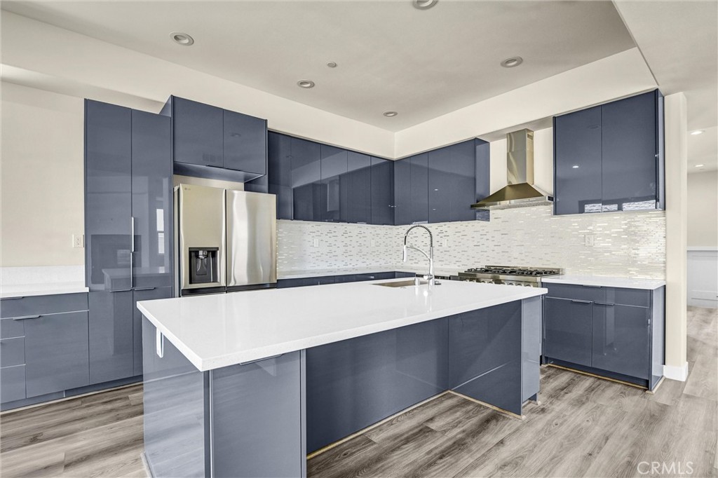 677 Castlehill Drive