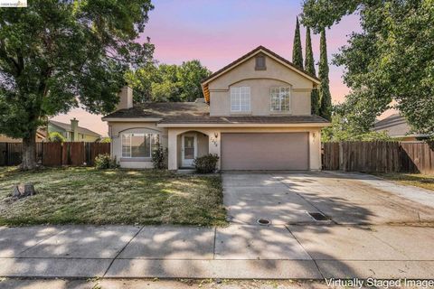 Photo of 1258 Lloyd Thayer Cir Cir, Stockton, CA 95206 (MLS # 41131714)