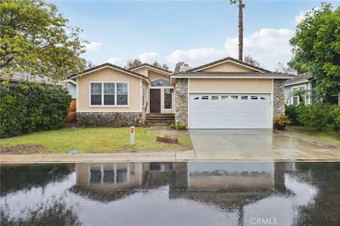 Photo of 1043 Kite ln Ln, Vista, CA 92081 (MLS # IV26036137)