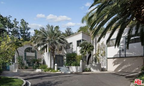 9213 Warbler Way Los Angeles CA 90069