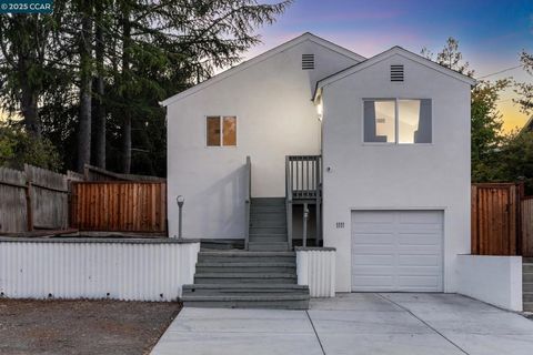 Photo of 1111 Palm Ave, Martinez, CA 94553 (MLS # 41111311) Photo of 1111 Palm Ave, Martinez, CA 94553 (MLS # 41111311)