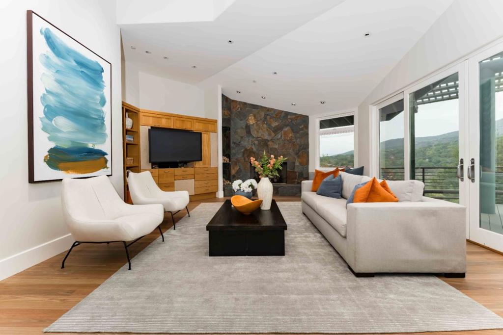 12008 Emerald Hill Lane