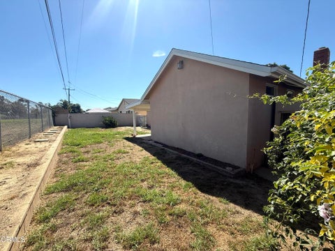 Tiny photo for 324 S Brookshire Avenue, Ventura, CA 93003 (MLS # V1-38635)