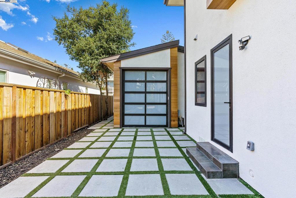 PALO ALTO - Residential