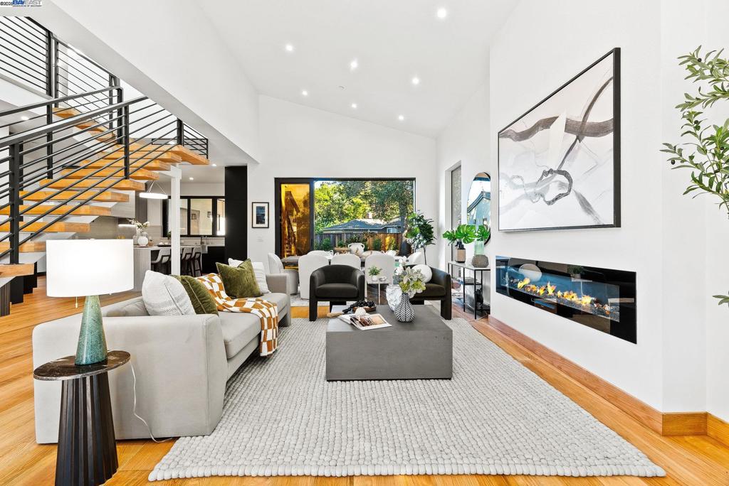 PALO ALTO - Residential