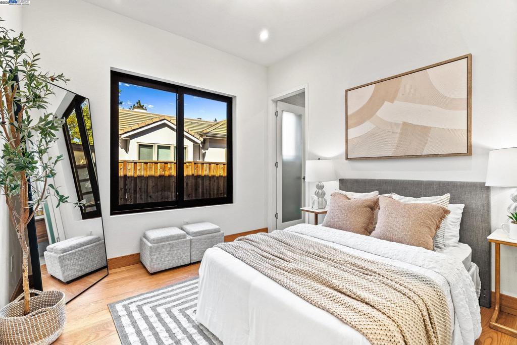 PALO ALTO - Residential